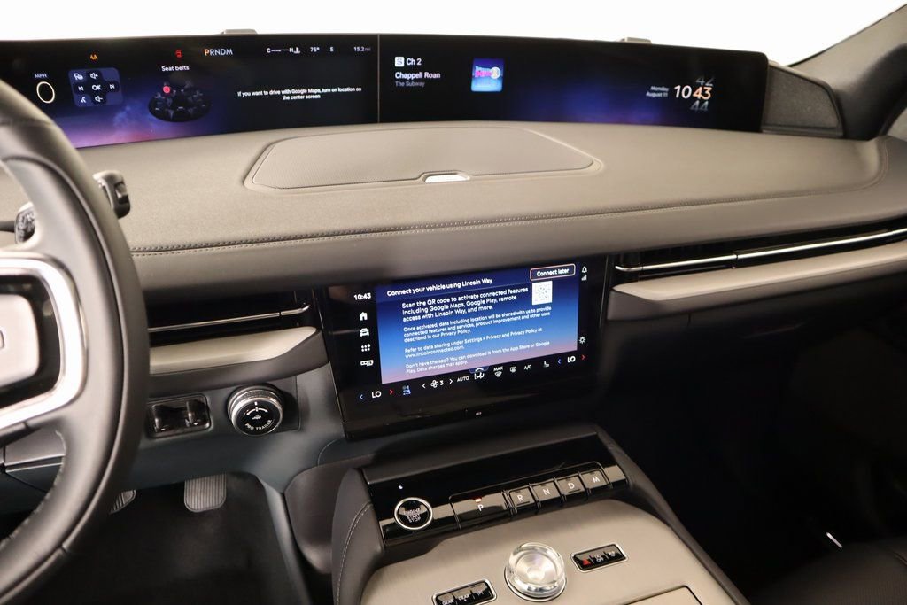 New 2025 Lincoln Navigator Reserve w/ Jet Appearance Package AWD/4WD image 5