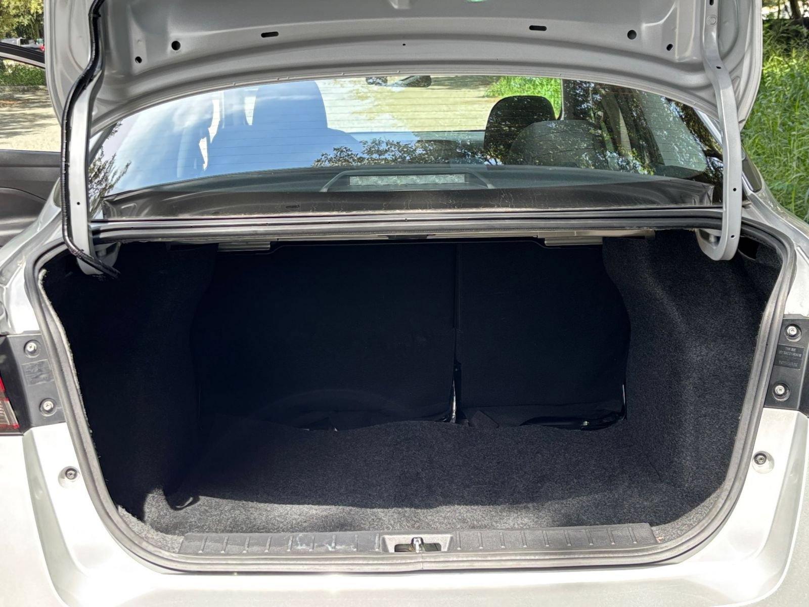 Used 2025 Nissan Versa SV FWD image 28