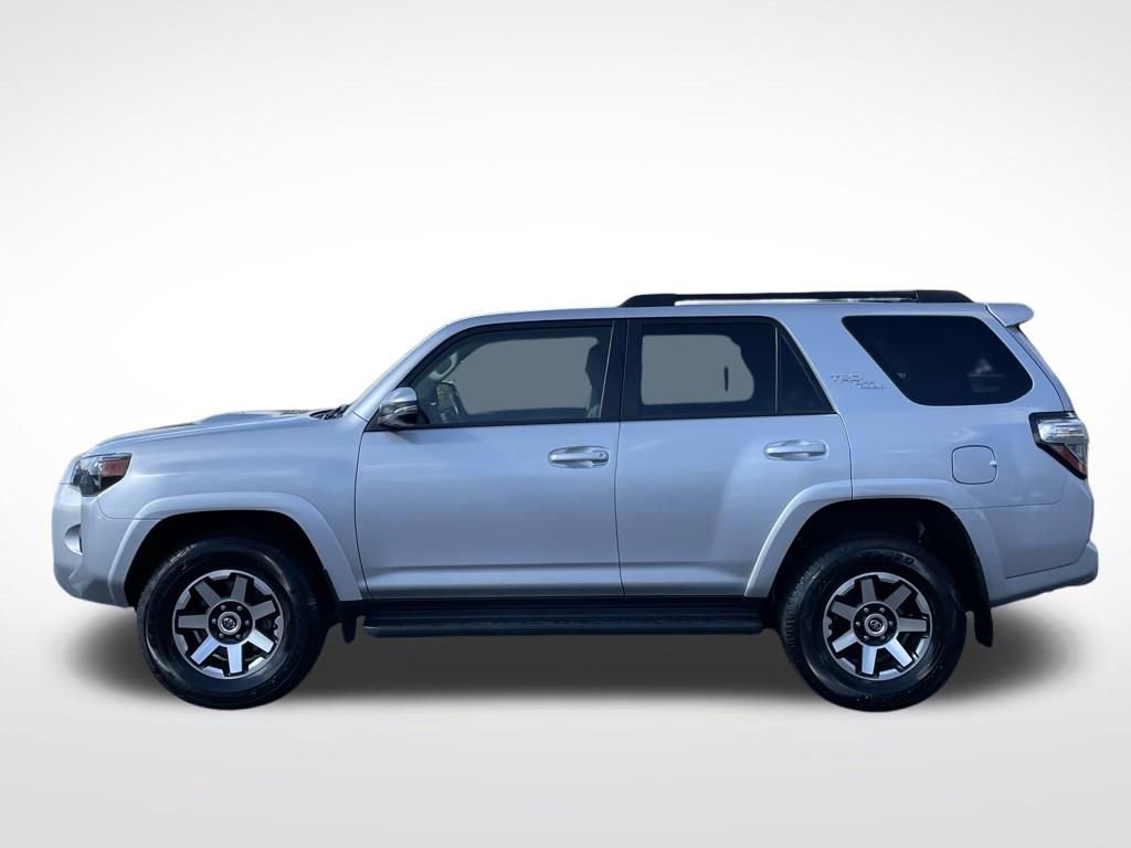 Used 2024 Toyota 4Runner TRD Off-Road Premium AWD/4WD image 2