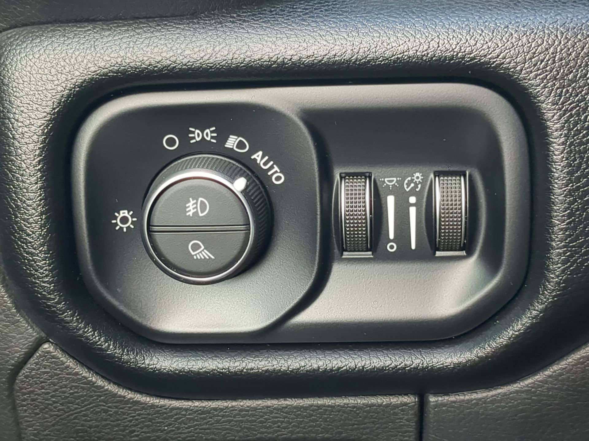 Used 2022 RAM 1500 Laramie w/ Sport Appearance Package AWD/4WD image 65