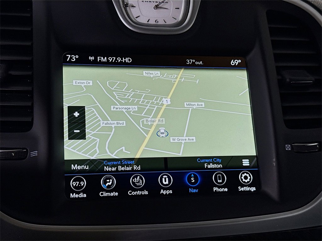 Used 2023 Chrysler 300 Touring L w/ Popular Equipment Group image 5