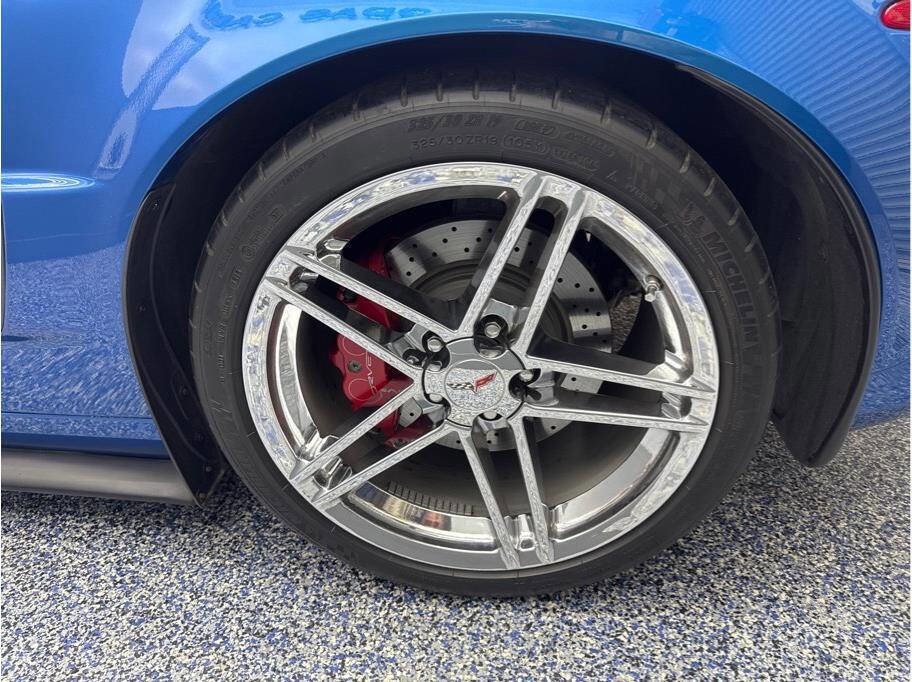 Used 2008 Chevrolet Corvette Z06 RWD image 2