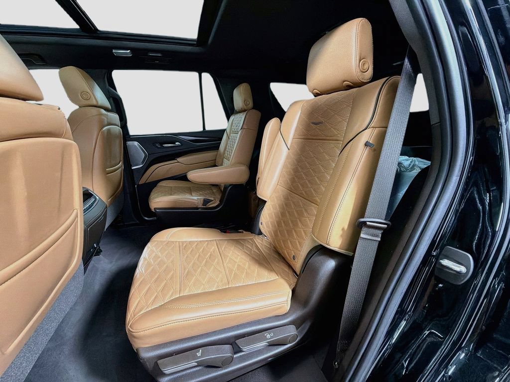 Used 2021 Cadillac Escalade Sport w/ Driver Assist Tech Package AWD/4WD image 27