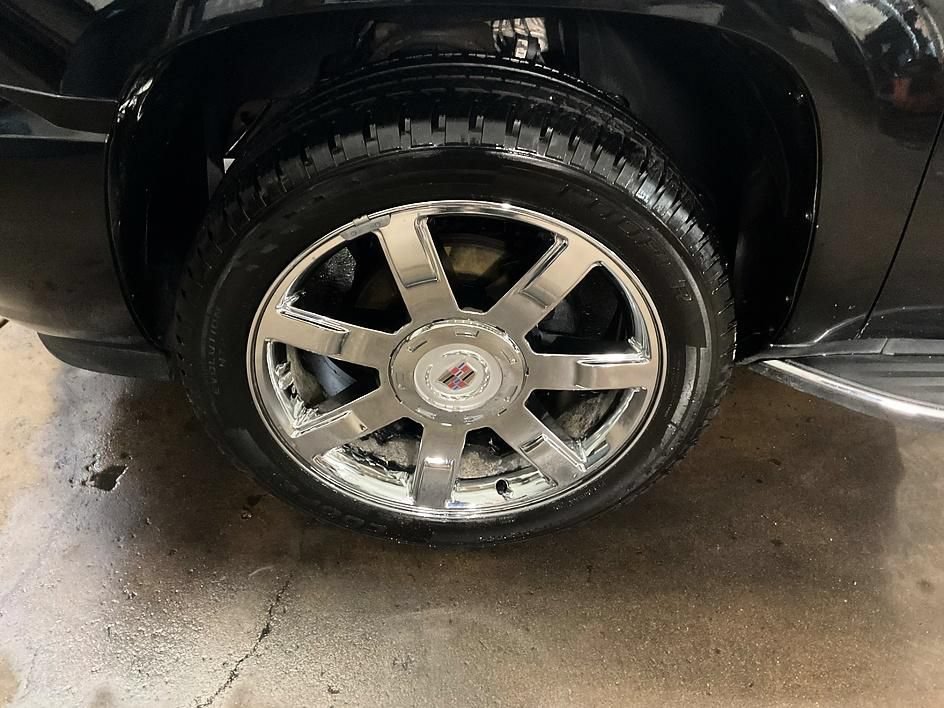 Used 2009 Cadillac Escalade AWD image 13