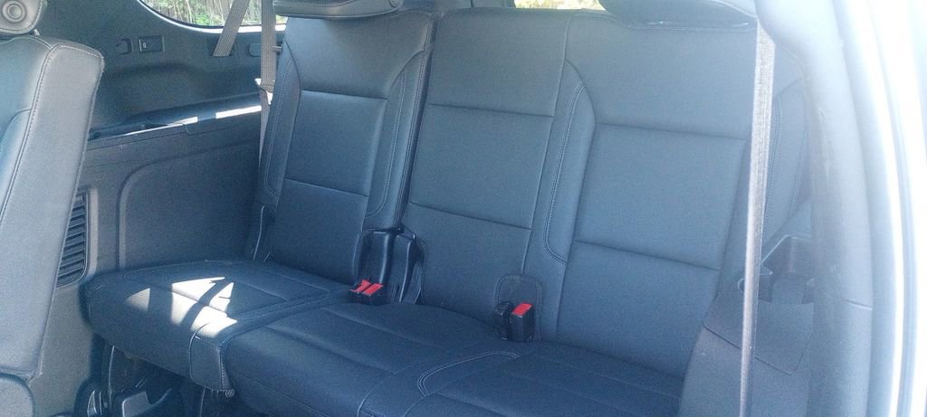 Used 2022 Chevrolet Suburban LT image 18
