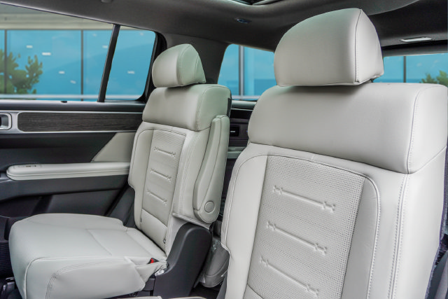 New 2027 Hyundai Santa Fe Limited FWD image 16