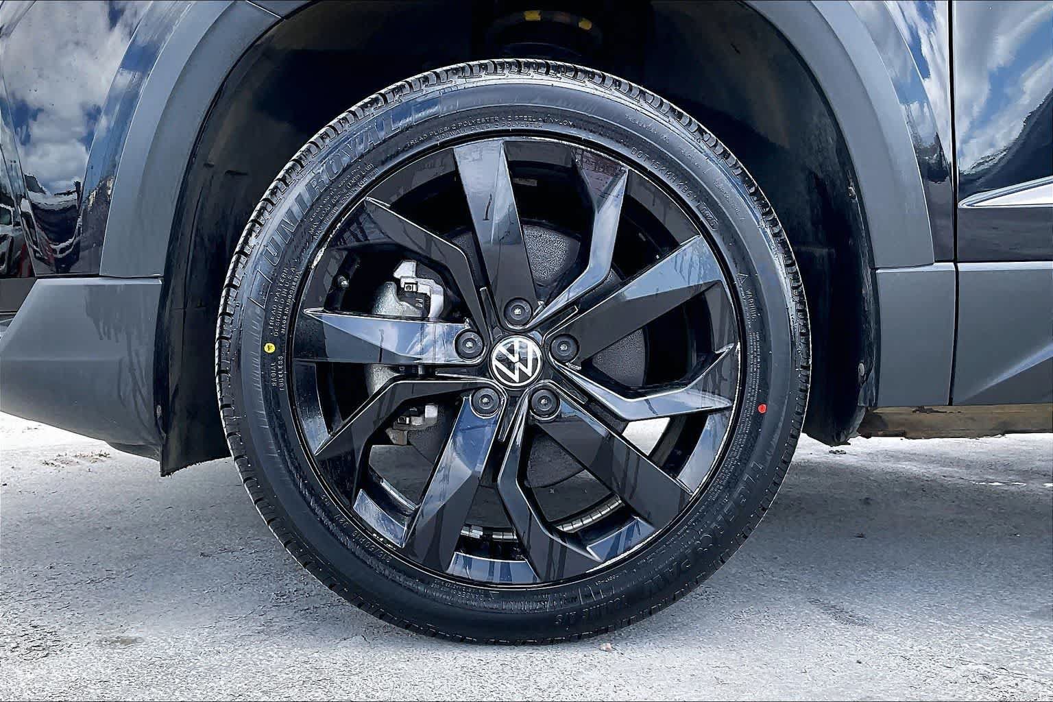 Used 2022 Volkswagen Taos SE FWD image 8