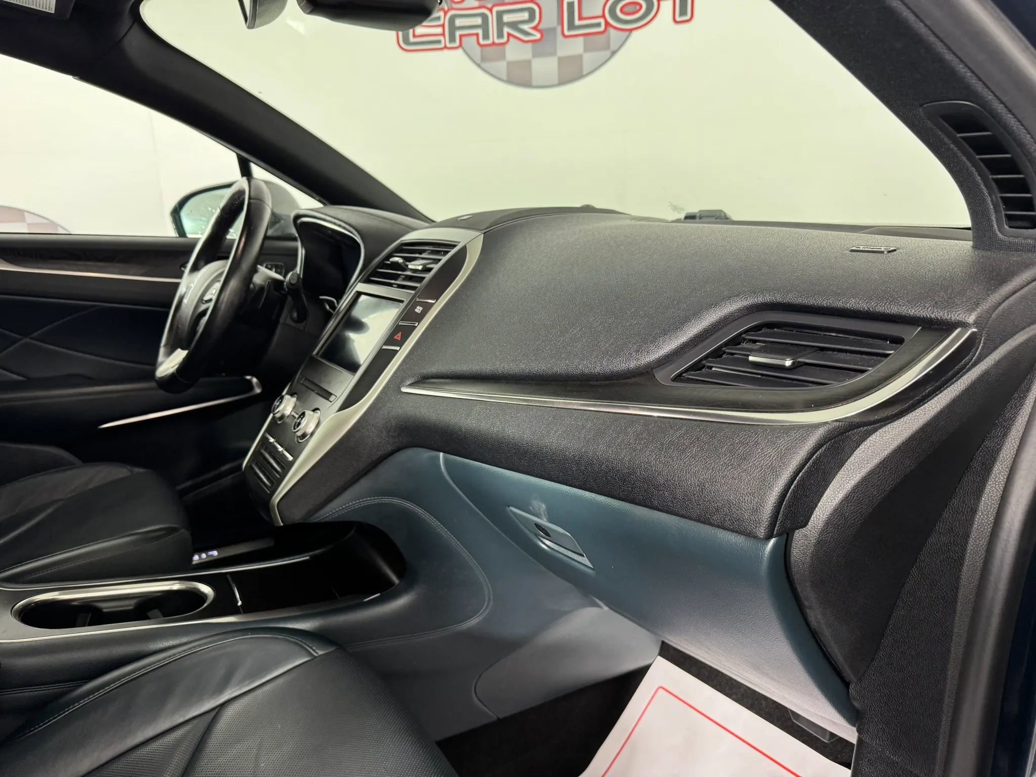 Used 2019 Lincoln MKC Reserve w/ MKC Climate Package AWD/4WD image 12