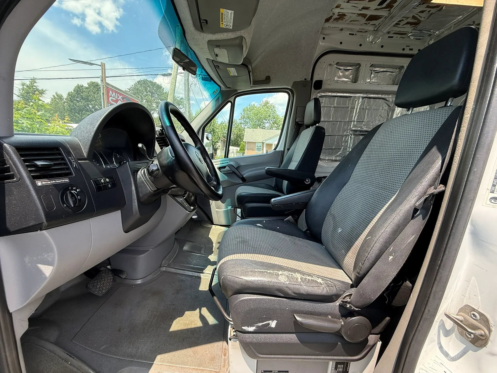 Used 2008 Dodge Sprinter 2500 RWD image 11