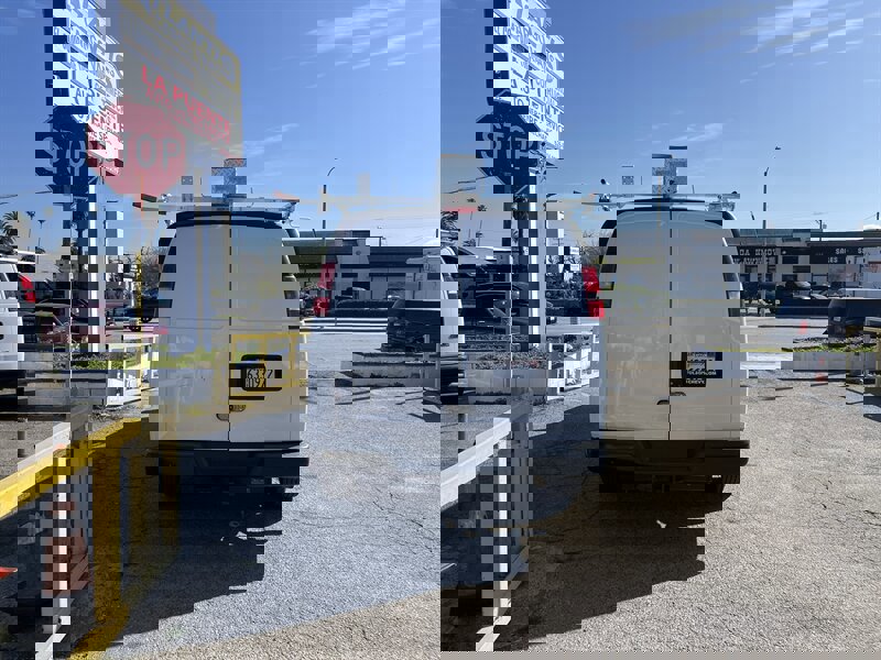 Used 2020 Chevrolet Express 3500 w/ Driver Convenience Package image 3