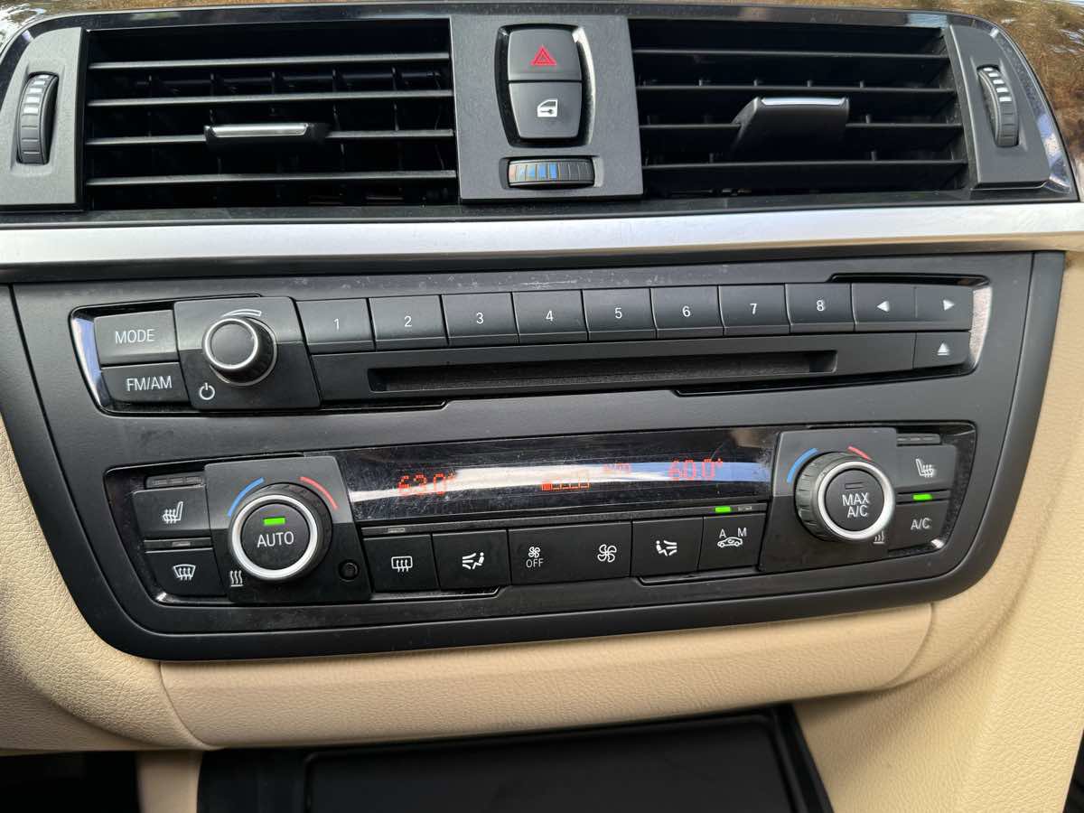 Used 2015 BMW 328i xDrive Sedan AWD/4WD image 17