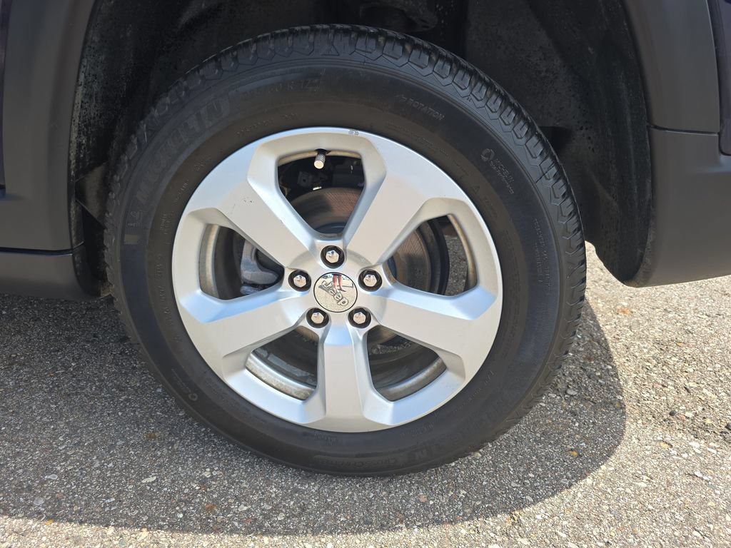 Used 2018 Jeep Compass Latitude w/ Popular Equipment Group AWD/4WD image 31