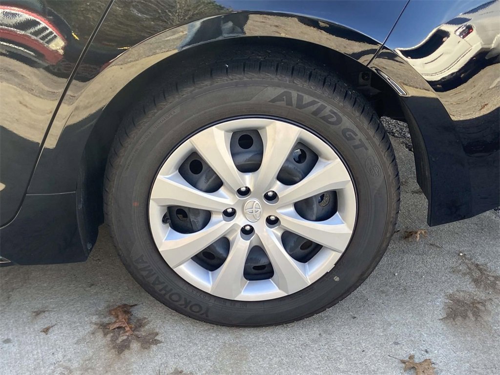 Used 2025 Toyota Corolla LE image 8