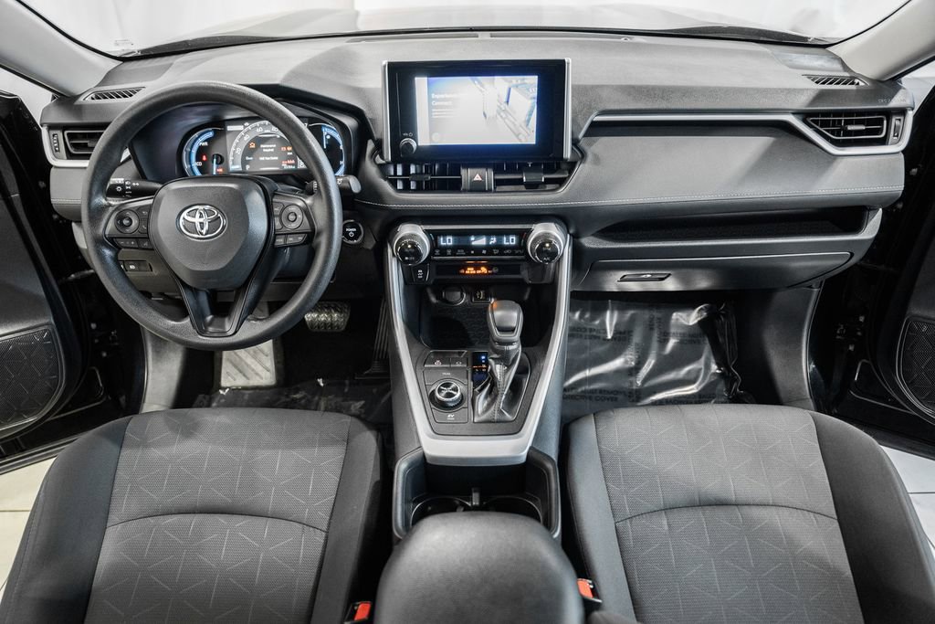 Used 2025 Toyota RAV4 XLE AWD/4WD image 16