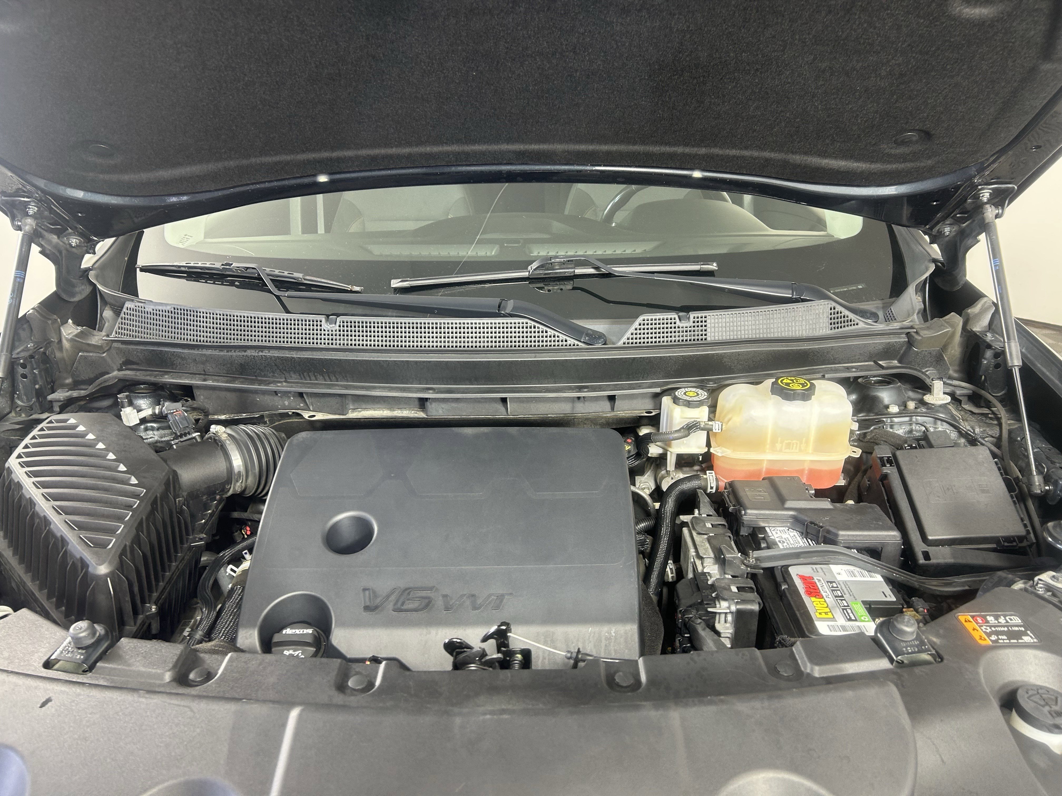 Used 2020 Chevrolet Traverse LT image 48