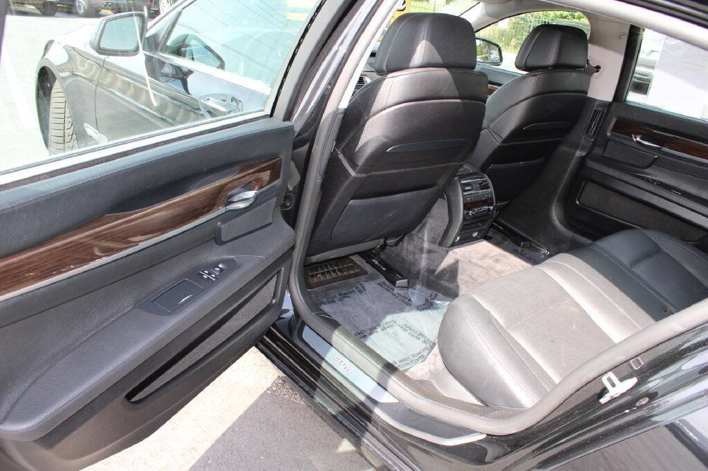 Used 2011 BMW 740Li 740Li 4dr Sedan image 9