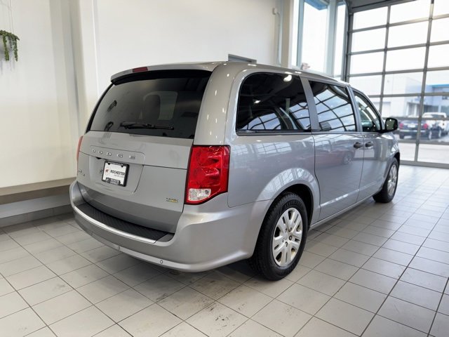 Used 2019 Dodge Grand Caravan SE w/ UConnect Hands-Free Group image 28