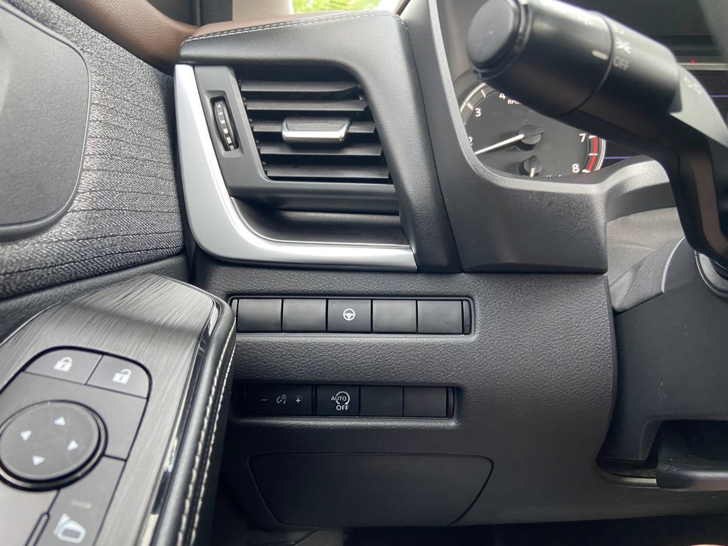 Used 2023 Nissan Rogue SV FWD image 20
