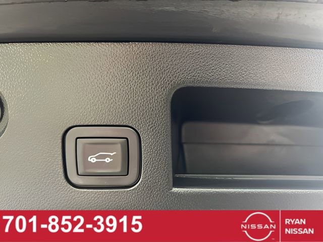 Used 2025 Chevrolet Equinox RS w/ Safety and Technology Package AWD/4WD image 8