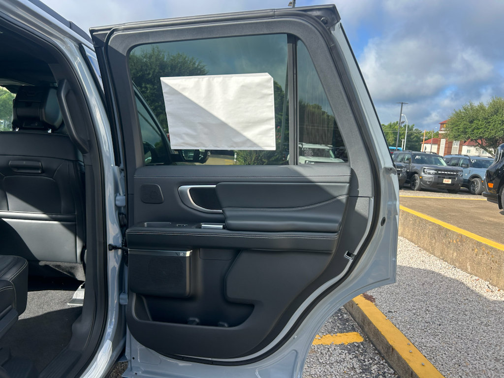 New 2027 Ford Expedition Platinum w/ Stealth Appearance Package RWD image 14