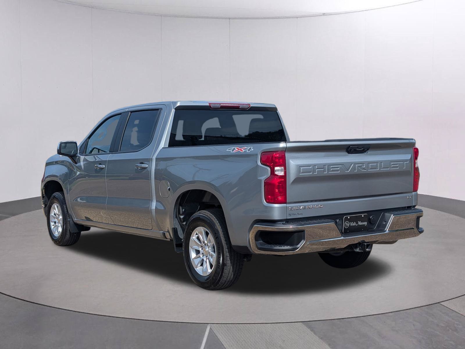 Used 2025 Chevrolet Silverado 1500 LT AWD/4WD image 3