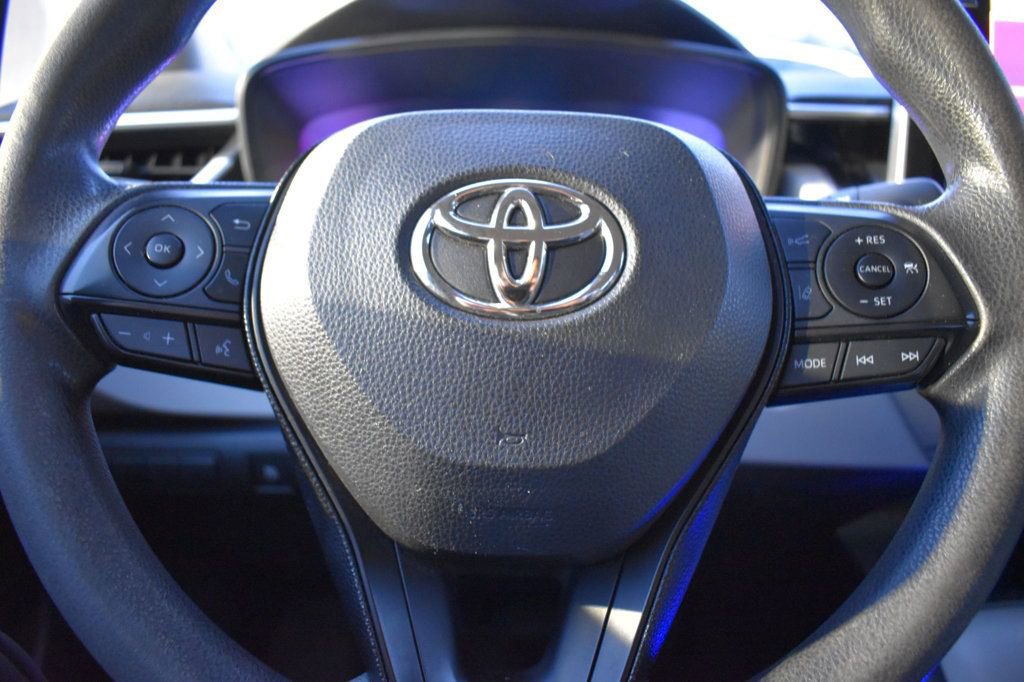 Used 2020 Toyota Corolla LE image 23