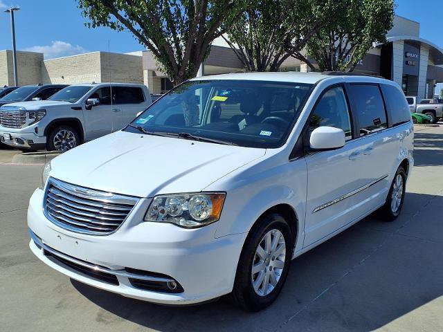 Used 2014 Chrysler Town & Country Touring FWD image 27