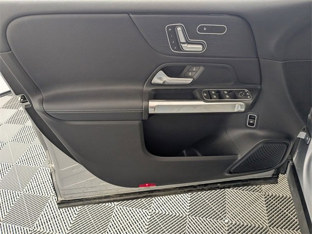Used 2020 Mercedes-Benz GLB 250 4MATIC image 10