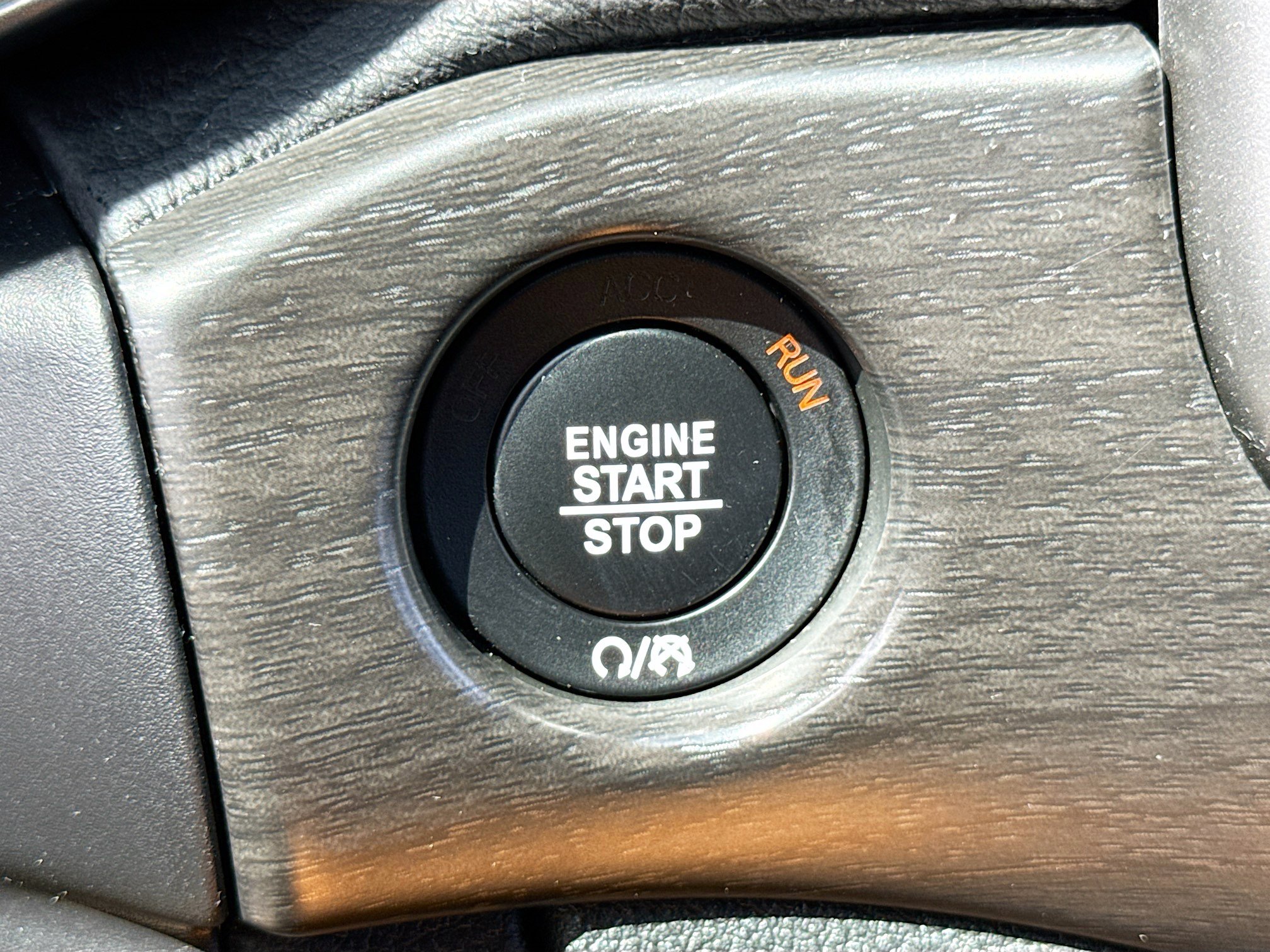 Used 2018 Jeep Grand Cherokee Altitude AWD/4WD image 9