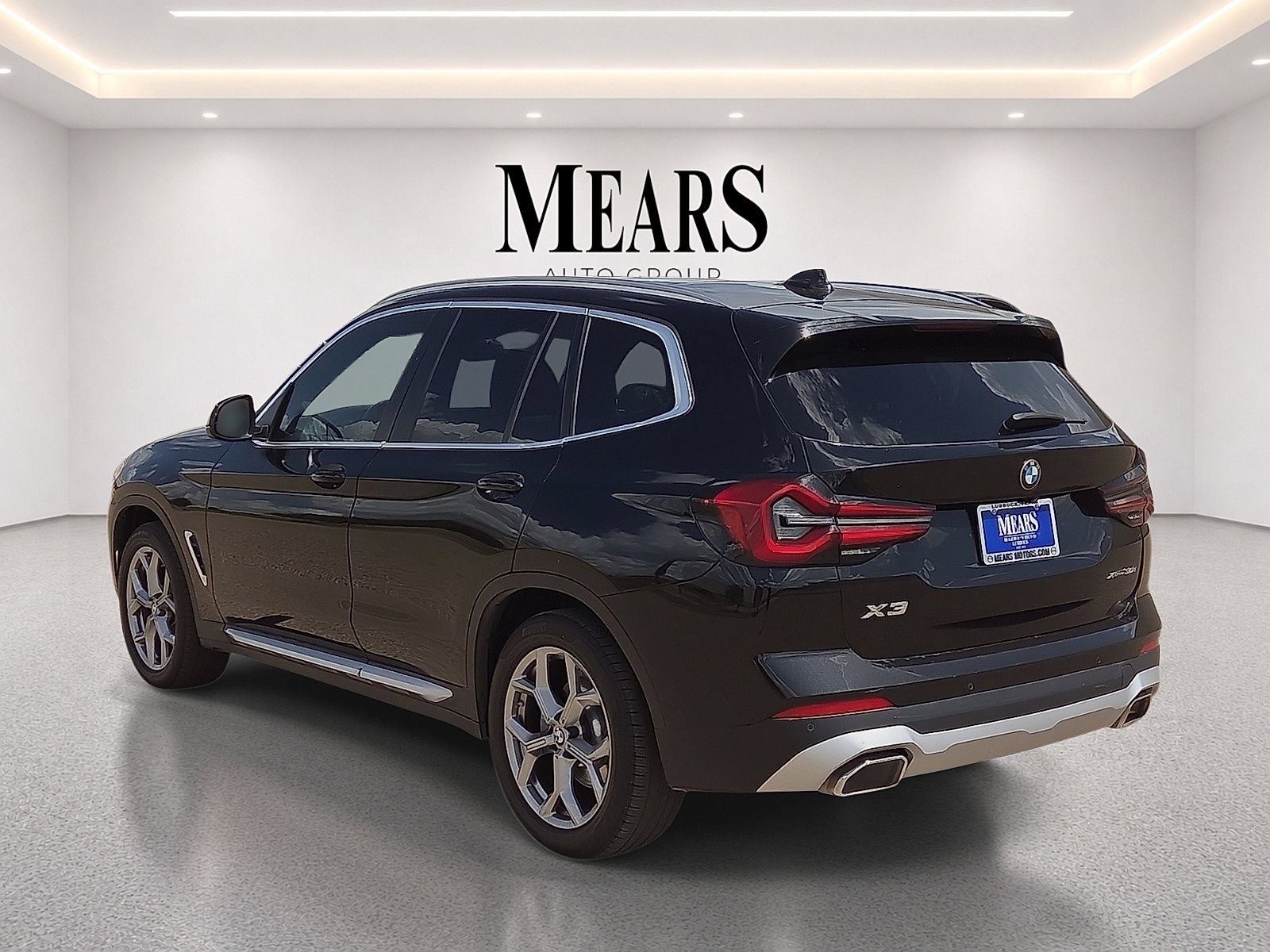 Used 2023 BMW X3 xDrive30i w/ Convenience Package AWD/4WD image 3