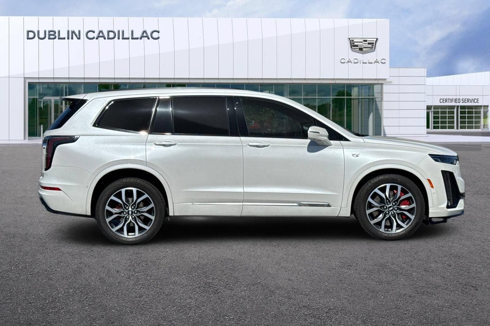 Certified 2025 Cadillac XT6 Sport w/ Technology Package AWD/4WD image 3