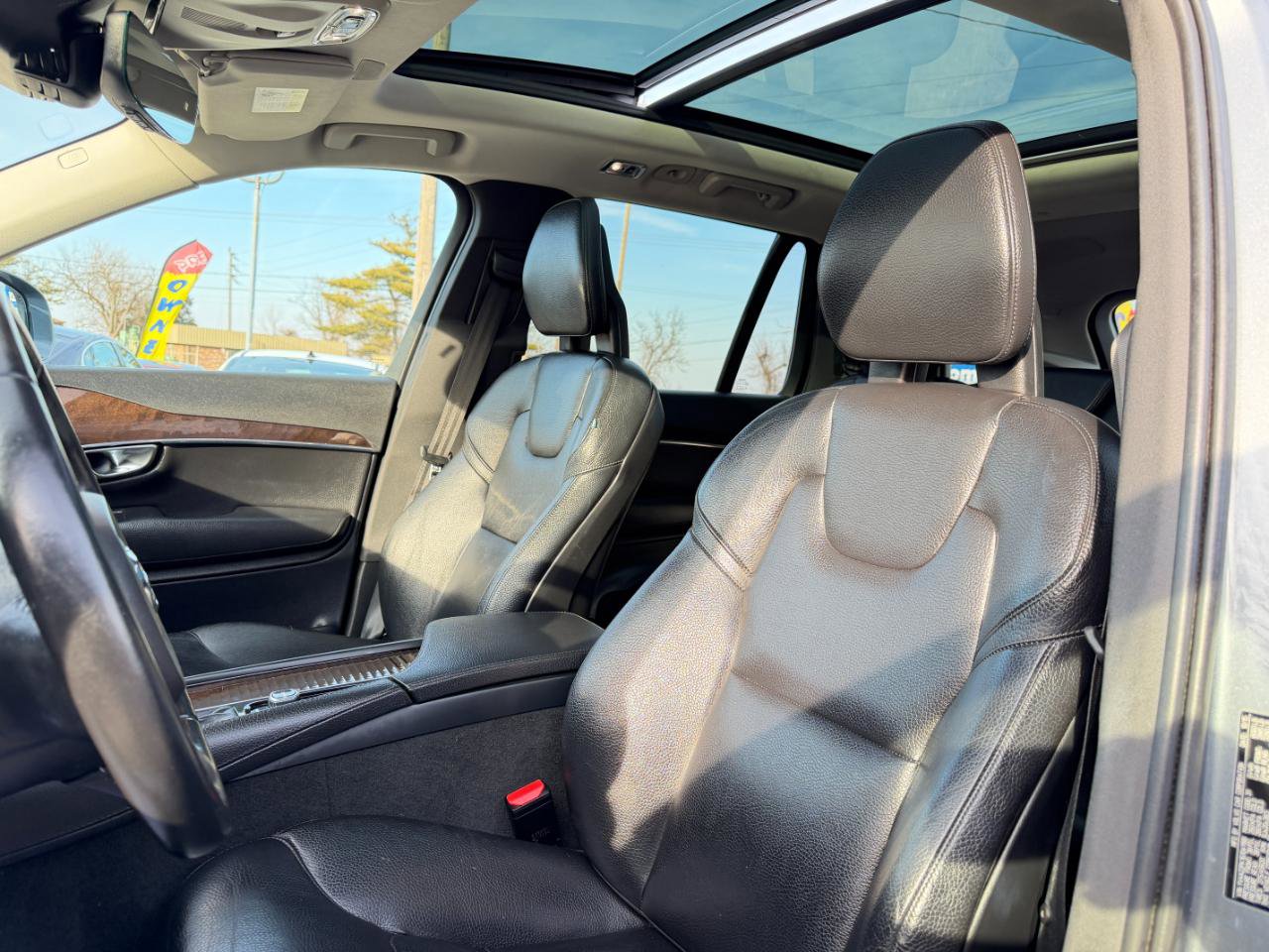 Used 2016 Volvo XC90 T6 Momentum w/ Momentum Plus Package AWD/4WD image 13