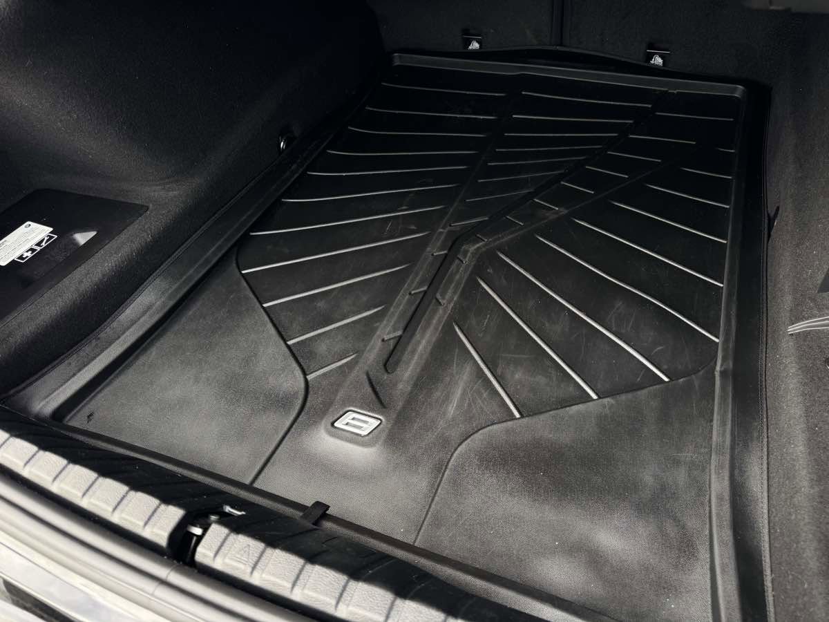 Used 2020 BMW M8 Coupe image 24