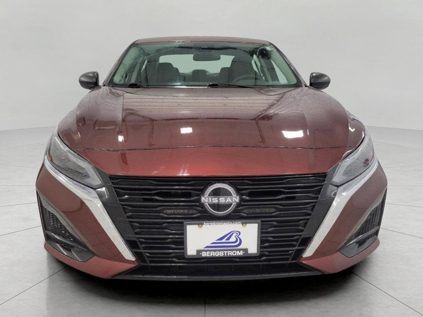 Used 2025 Nissan Altima 2.5 SV FWD image 12