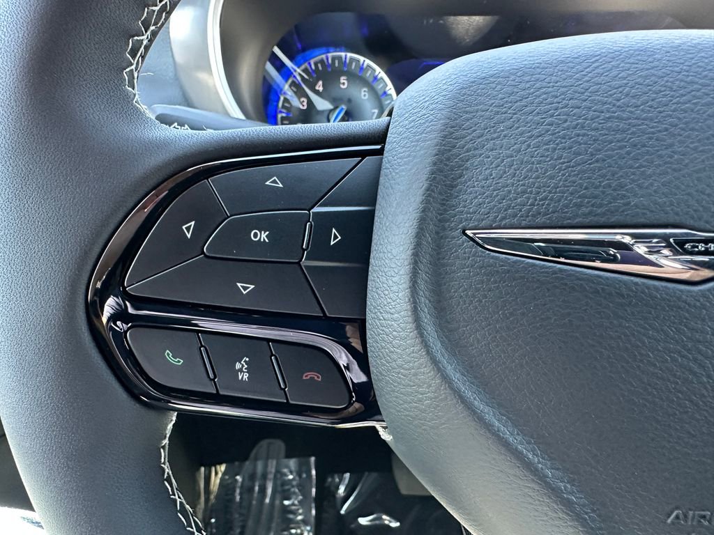 New 2026 Chrysler Pacifica Select FWD image 22