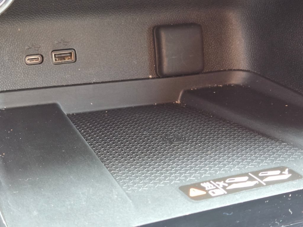 Used 2024 Chevrolet Traverse Z71 w/ LPO, Floor Liner Package AWD/4WD image 13
