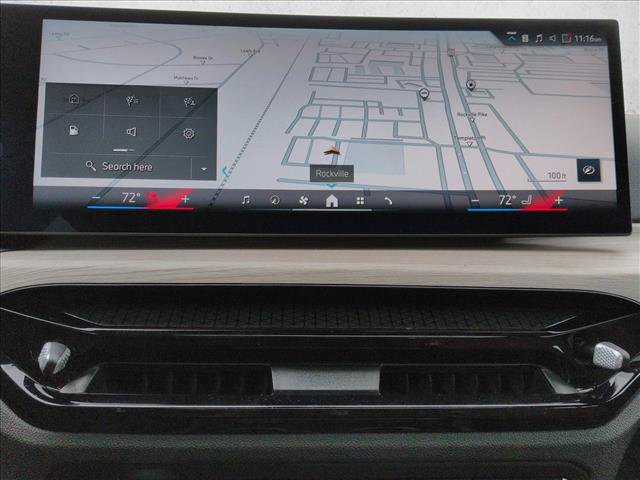 Used 2025 BMW 330i xDrive Sedan w/ Premium Package image 13