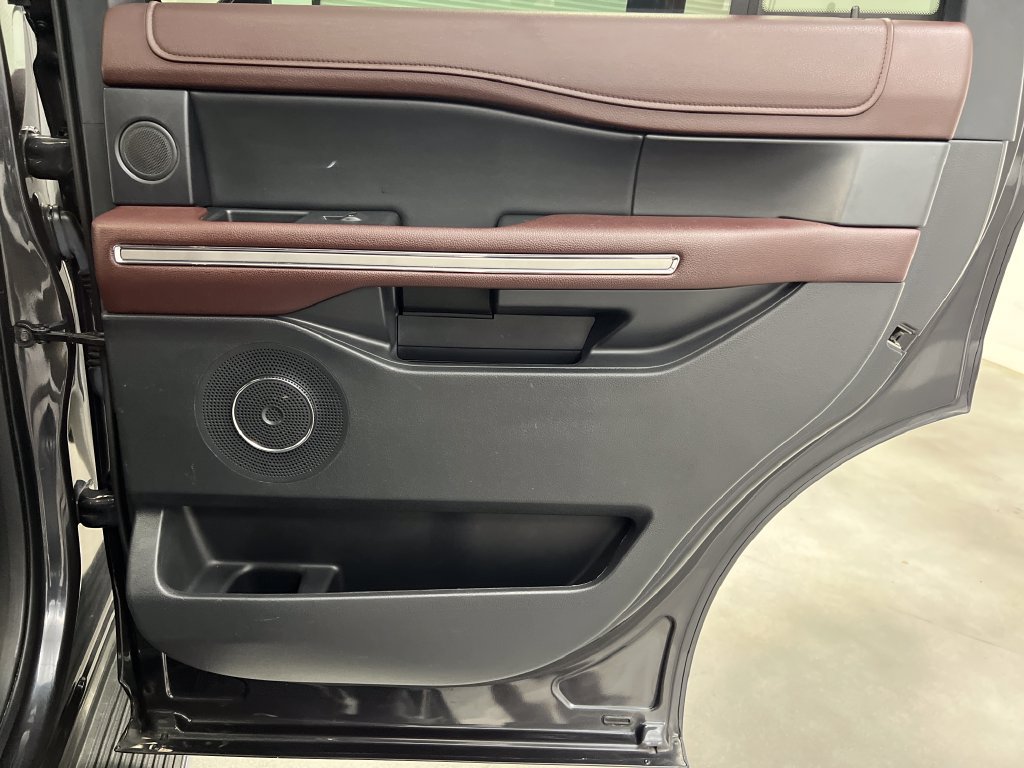 Used 2023 Ford Expedition Limited AWD/4WD image 27