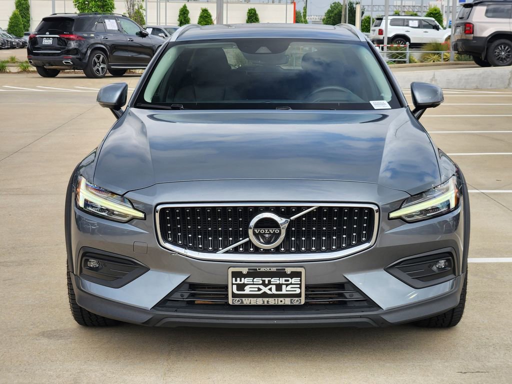 Used 2020 Volvo V60 T5 Cross Country AWD/4WD image 2