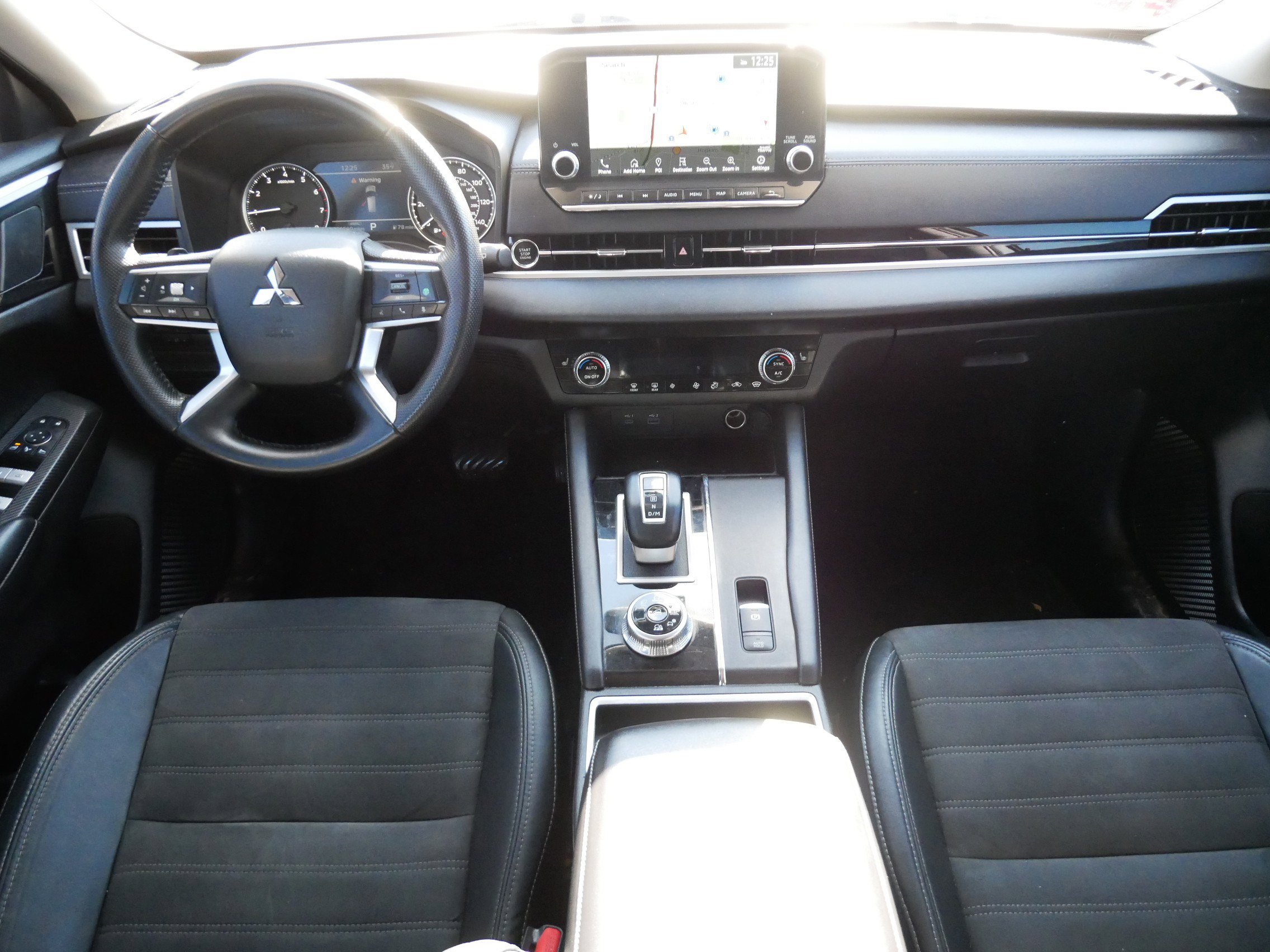 Used 2023 Mitsubishi Outlander SE image 10