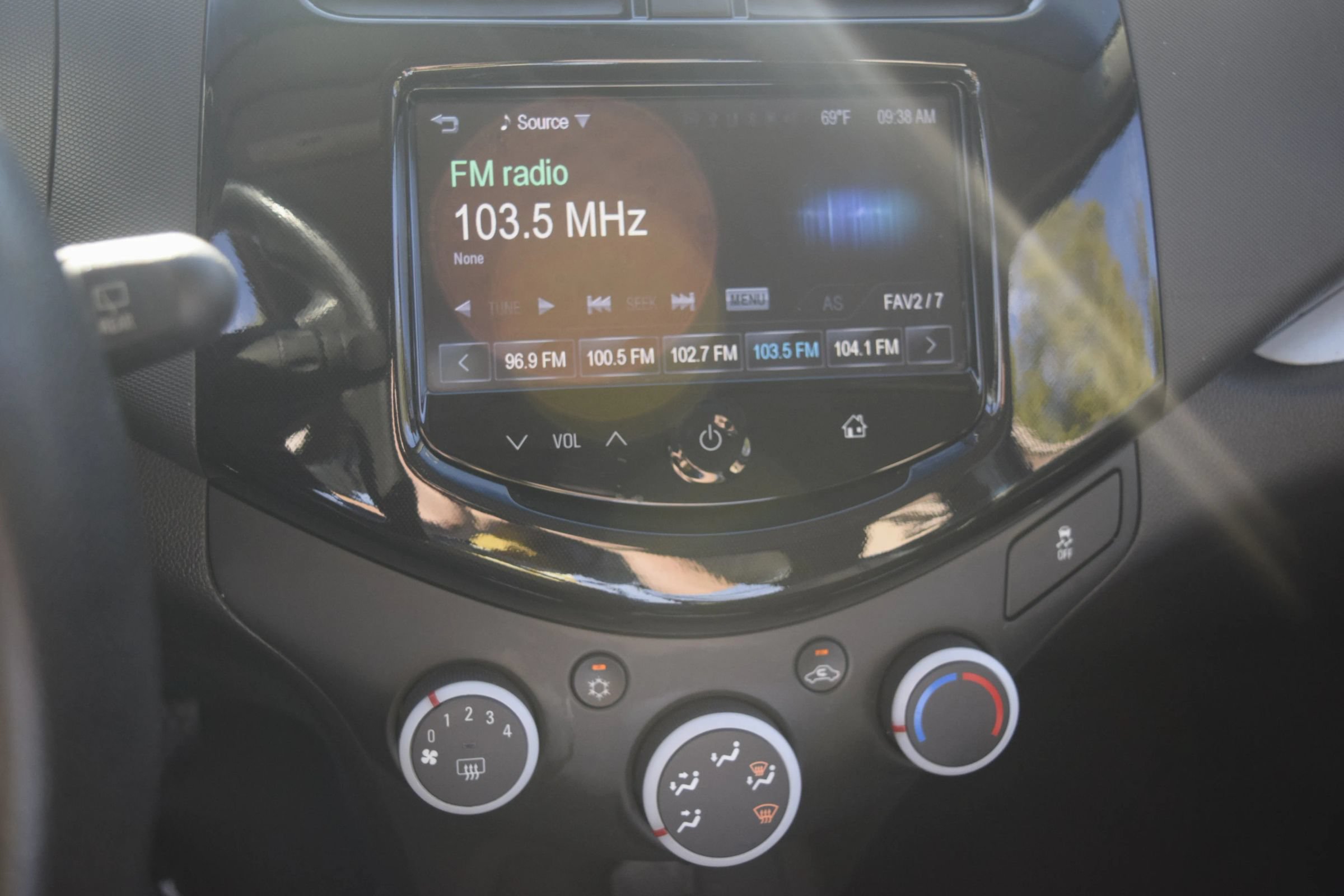 Used 2014 Chevrolet Spark LT FWD image 11