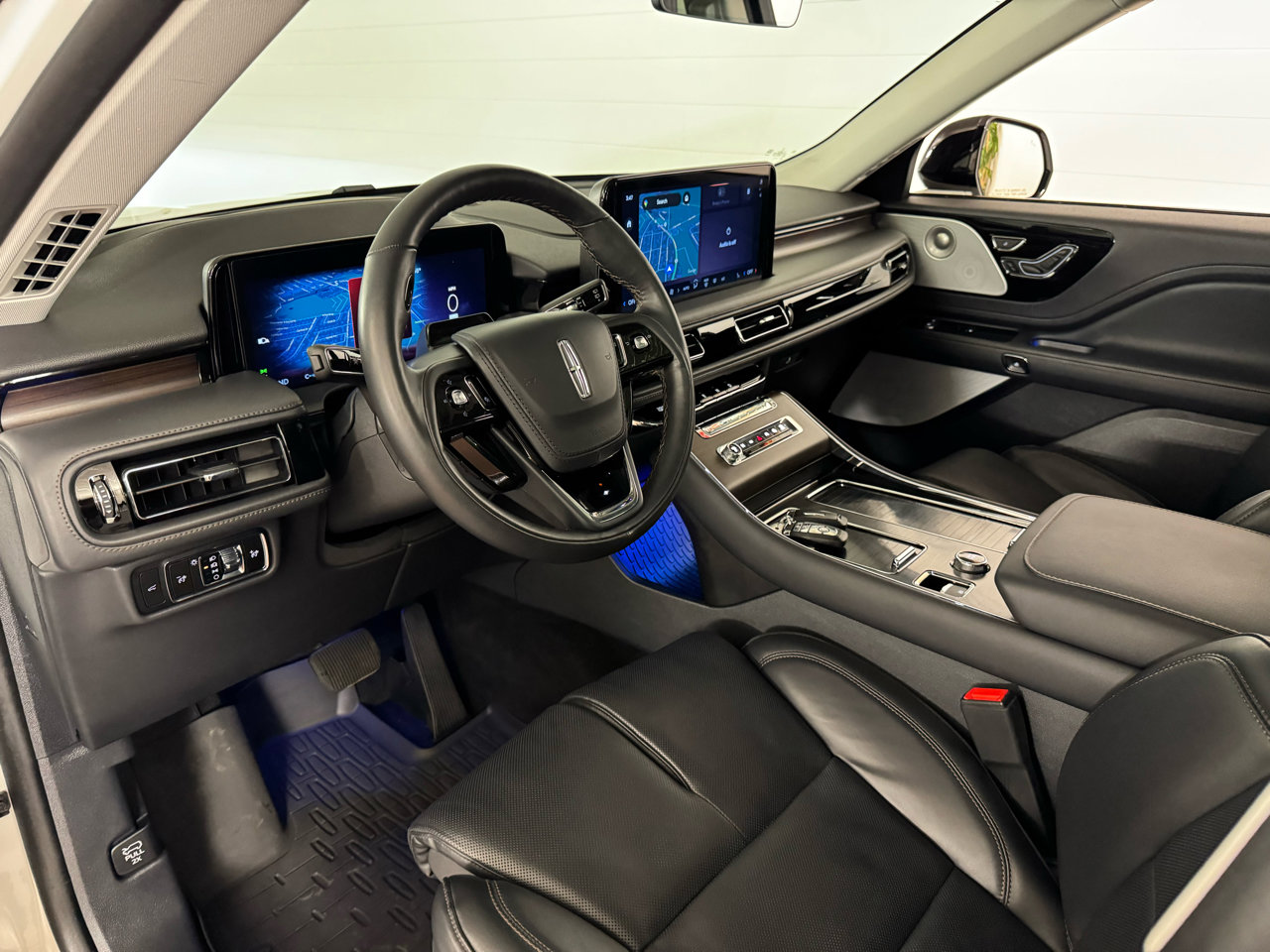 Used 2025 Lincoln Aviator Reserve w/ Equipment Group 201A image 10
