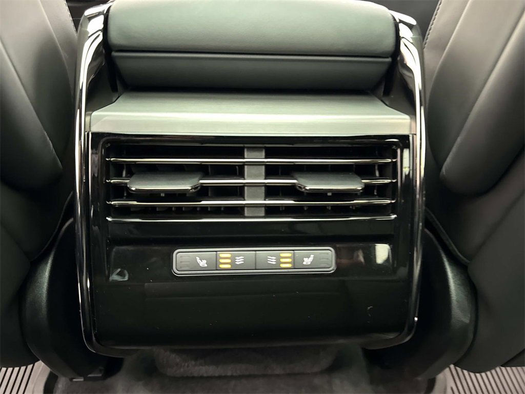 Used 2025 Land Rover Range Rover Sport Dynamic SE image 15