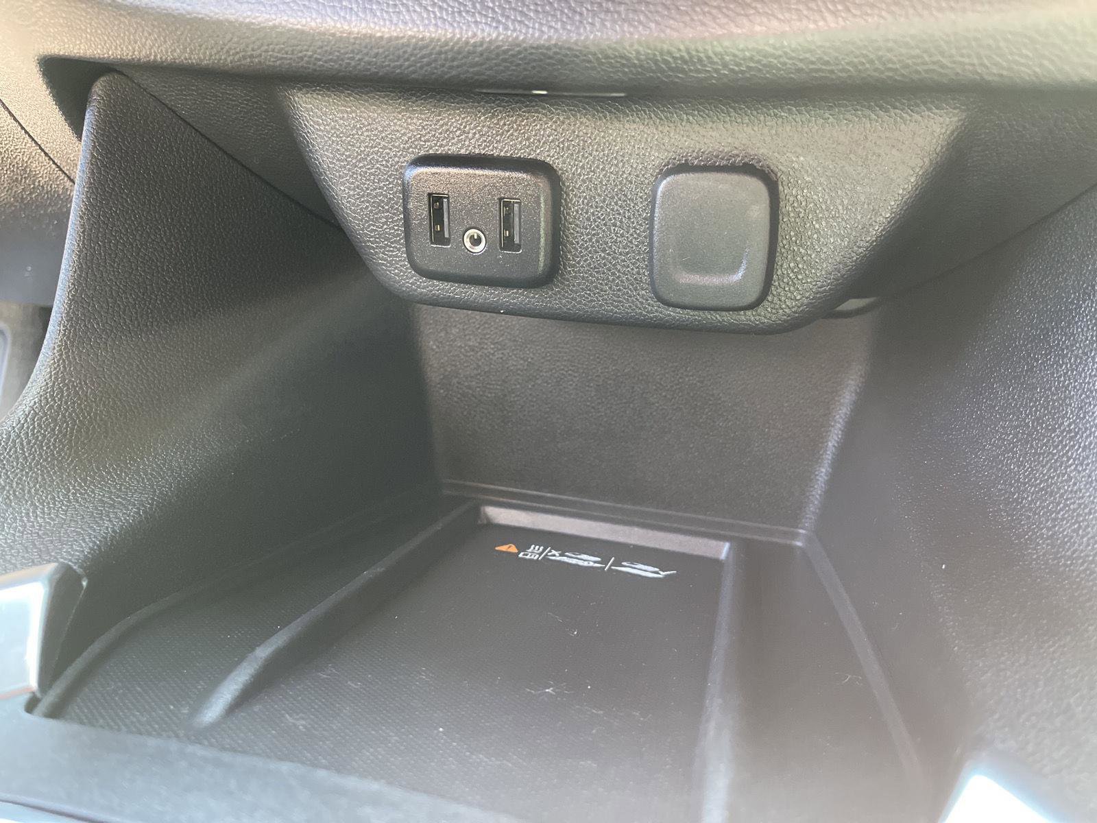 Used 2023 Chevrolet Traverse LT w/ LPO, Floor Liner Package FWD image 30