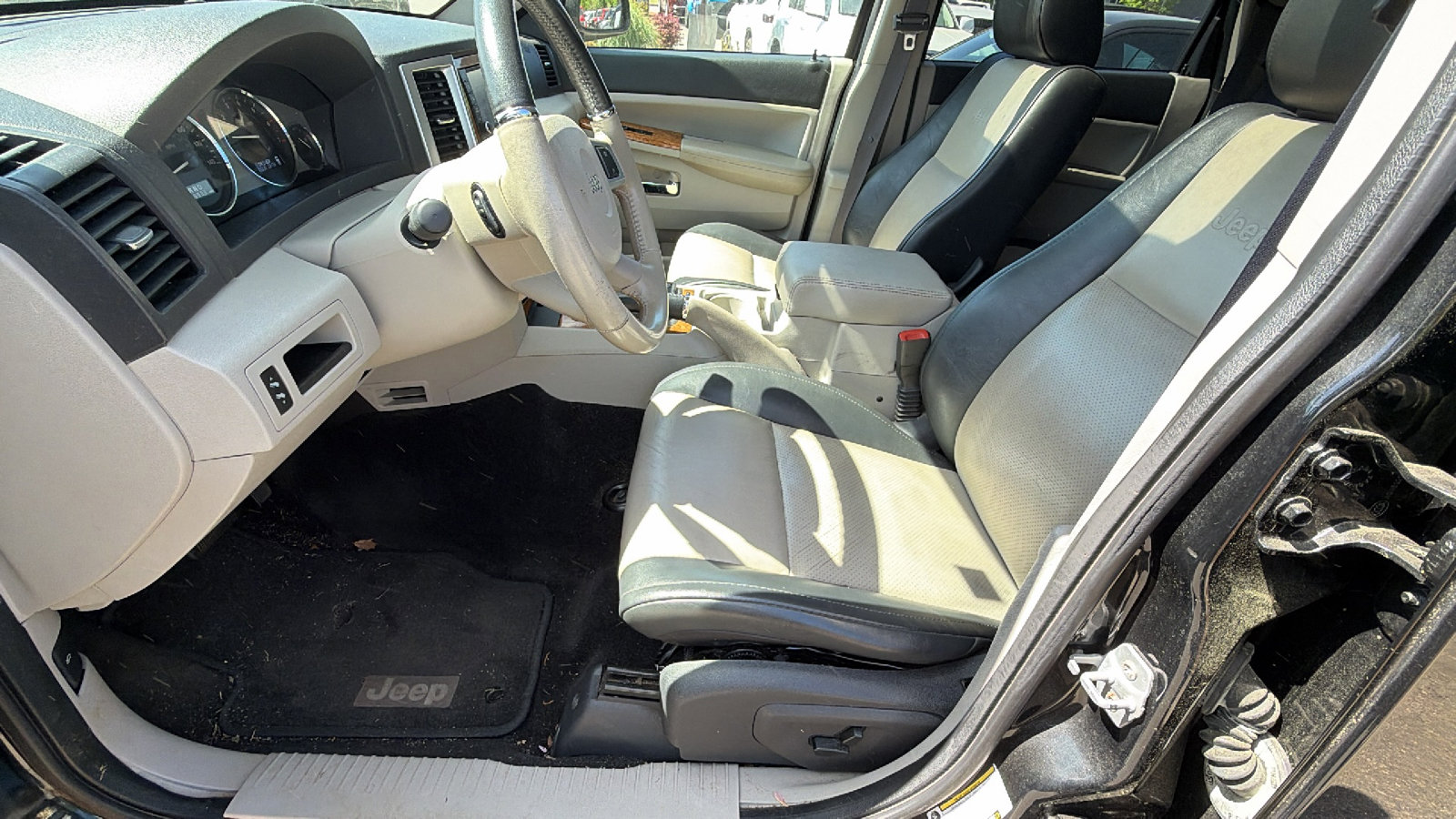 Used 2008 Jeep Grand Cherokee Limited w/ Quadra-Drive II 4X4 Group image 16