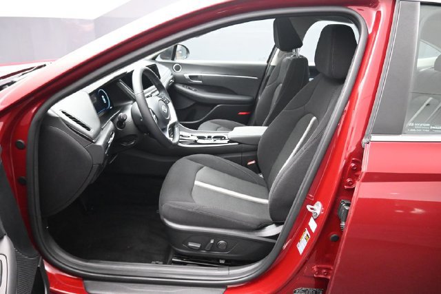 Used 2023 Hyundai Sonata SEL w/ Convenience Package FWD image 10