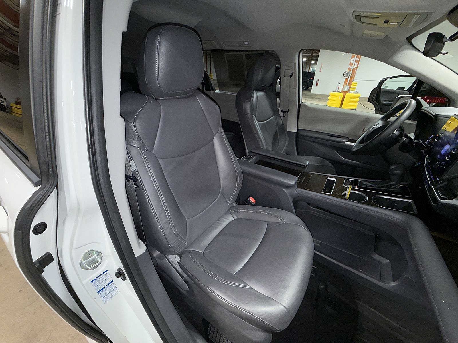 Certified 2021 Toyota Sienna LE AWD/4WD image 16