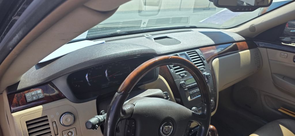 Used 2007 Cadillac DTS Luxury II FWD image 19