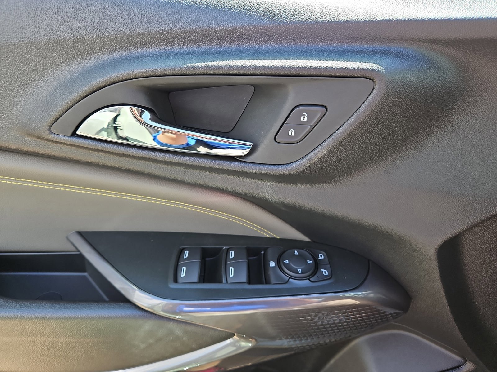 New 2026 Chevrolet Trax ACTIV FWD image 18