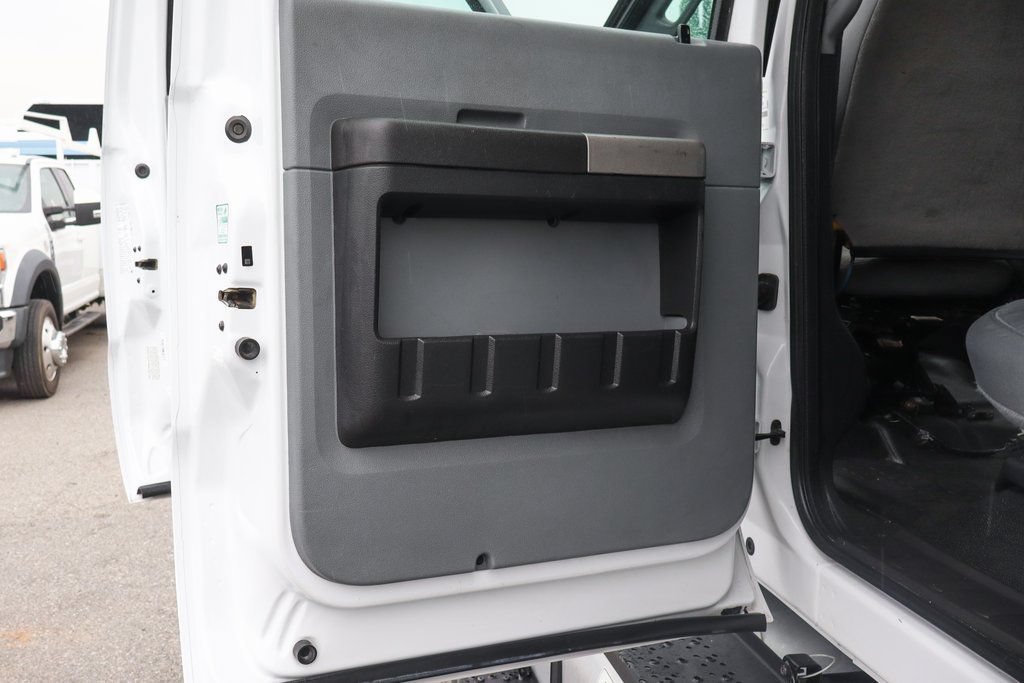 Used 2016 Ford F650 2WD Crew Cab Super Duty image 39
